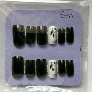 Dark Green and White Floral Press-On Nails Small